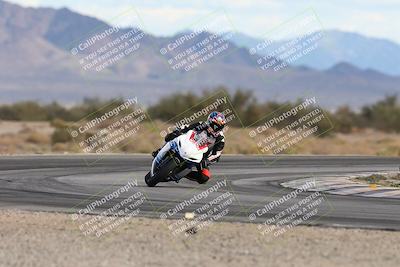 media/Nov-16-2025-Race Pace (Sun) [[8c5fa54630]]/Non Verified Riders (1st 20 Minutes)/5-Turn 15 (110pm)/